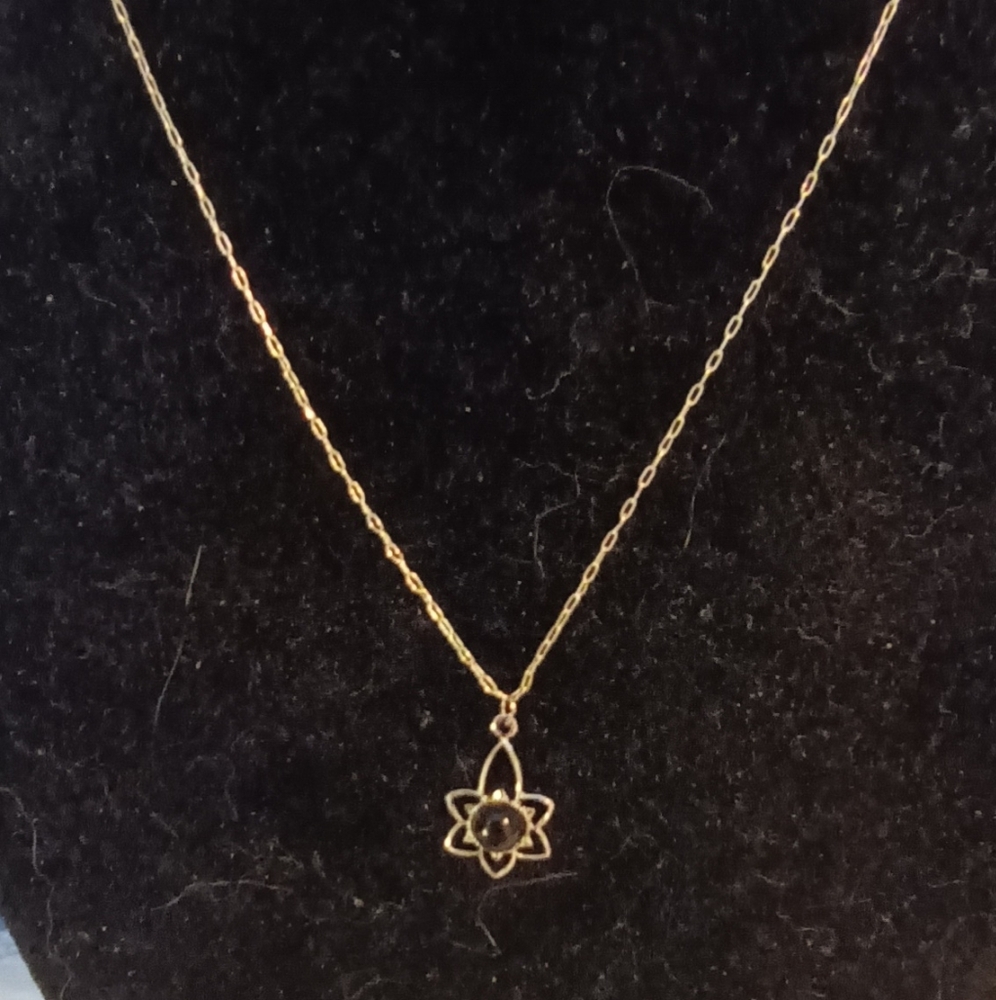 Elegant Sterling silver Flower Pendant Necklace